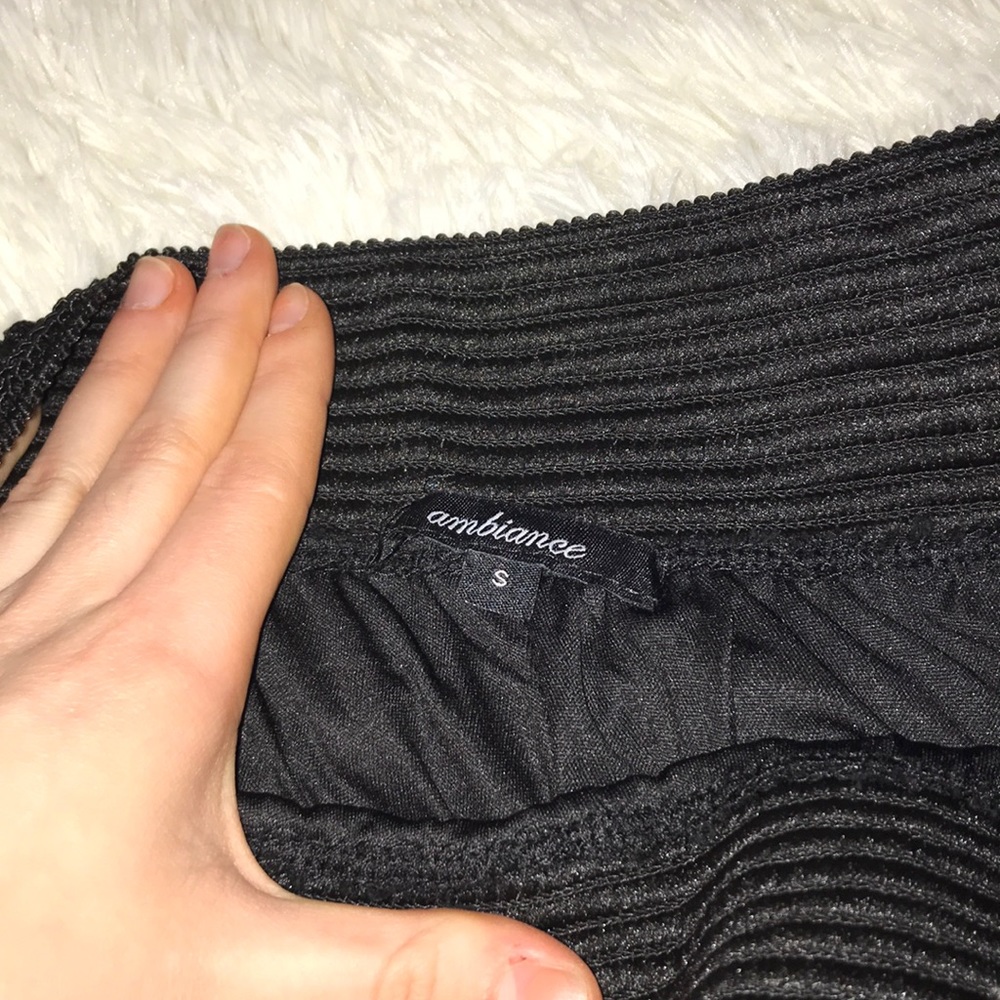 High-Wasted Lace Festival Shorts - Picture 3 of 3